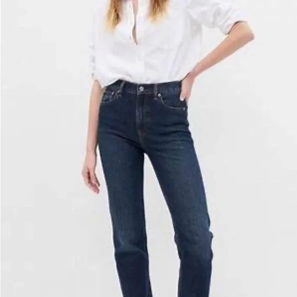 GAP High Rise Blue Jeans - Picture 1 of 3